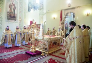Божественная литургия в храме в честь Покрова Пресвятой Богородицы города Саратова