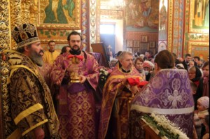 Божественная литургия в кафедральном соборе Казанской иконы Божией Матери г. Элисты