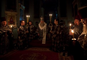 Вечернее богослужение с чтением Великого покаянного канона преподобного Андрея Критского в храме в честь Сошествия Святого Духа города Саратова