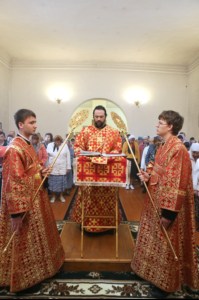 Божественная литургия в храме в честь Покрова Пресвятой Богородицы р.п. Новые Бурасы