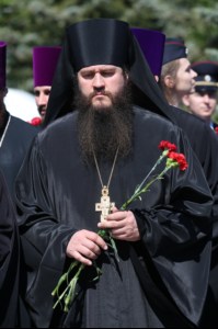 Митрополит Лонгин принял участие в торжественных мероприятиях в парке Победы на Соколовой горе