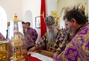 Божественная литургия в храме во имя святителей Василия Великого, Григория Богослова, Иоанна Златоуста г. Саратова