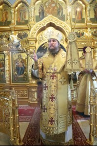 Епископ Пахомий совершил Божественную литургию в Свято-Троицком кафедральном соборе Саратова
