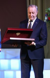 Митрополит Лонгин принял участие в торжественном мероприятии, посвященном Дню народного единства