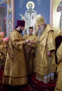 Божественная литургия и новогодний молебен в Свято-Троицком кафедральном соборе города Саратова