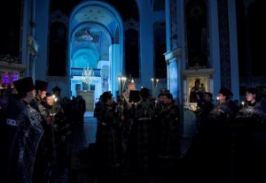 Утреня с чтением Великого канона преподобного Андрея Критского в храме в честь Сошествия Святого Духа г. Саратова