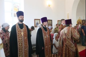 Всенощное бдение в храме во имя святых царственных страстотерпцев п. Дубки