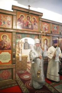 Божественная литургия в храме во имя святителя Тихона, епископа Воронежского, Задонского чудотворца г. Саратова