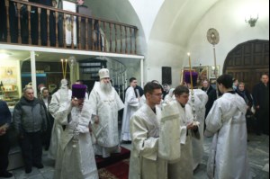 Божественная литургия и панихида в храме во имя святителя и чудотворца Николая на Елшанском кладбище г. Саратова