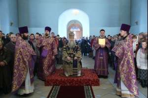 Божественная литургия в храме в честь Покрова Пресвятой Богородицы г.Петровска