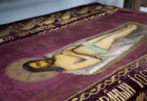 В Хвалынске открылась выставка, посвященная 70-летию возобновления приходской жизни