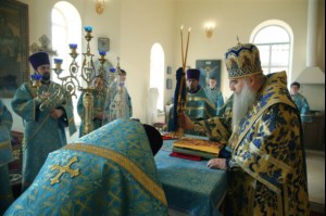 Вечерня в соединении с Божественной литургией свт. Иоанна Златоуста в храме в честь Благовещения Пресвятой Богородицы г.Вольска