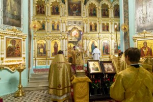 Божественная литургия в храме Сошествия Святого Духа г. Саратова