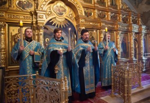 Утреня с чтением акафиста Пресвятой Богородице в Свято-Троицком кафедральном соборе Саратова