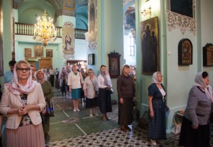 Божественная литургия в храме в честь Сошествия Святого Духа г. Саратова