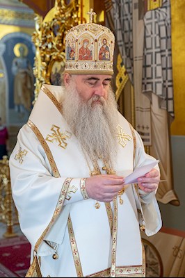 Божественная литургия в Свято-Троицком кафедральном соборе г. Саратова