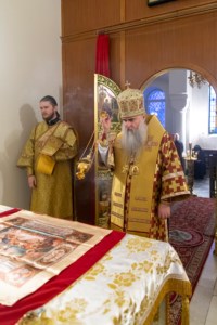 Божественная литургия на Архиерейском подворье — храме в честь иконы Божией Матери «Утоли моя печали» г.Саратова
