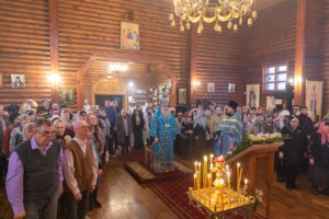 Божественная литургия в храме в честь Сретения Господня г.Саратова