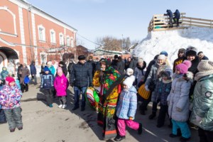 На территории Покровского храма г. Саратова прошел зимний праздник