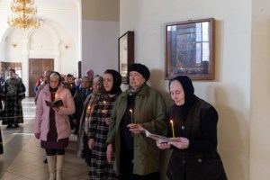 Великое повечерие с чтением канона преподобного Андрея Критского в Свято-Троицком кафедральном соборе г. Вольска