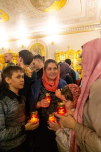 Митрополит Лонгин совершил пасхальное богослужение