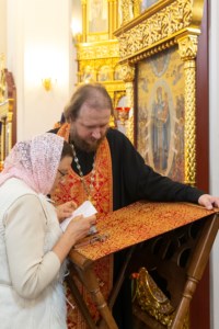 Божественная литургия в храме великомученика Георгия Победоносца г. Саратова