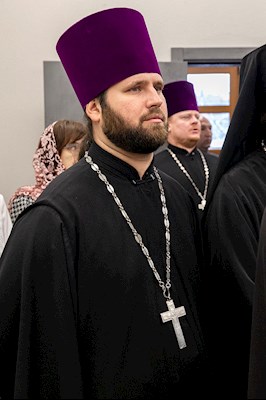 Митрополит Лонгин освятил здание Покровского епархиального управления