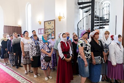 Божественная литургия в храме в честь Нерукотворного Образа Спасителя г .Саратова