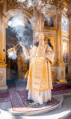 Митрополит Игнатий совершил Божественную литургию в храме во имя святого апостола и евангелиста Иоанна Богослова при СПДС
