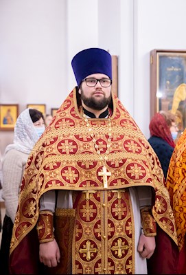 Митрополит Игнатий совершил Божественную литургию в Петропавловском храме Саратова