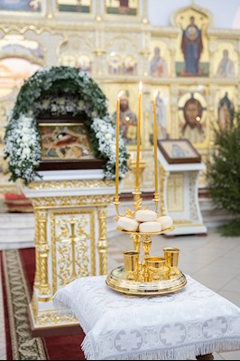 Митрополит Игнатий совершил великое повечерие в соединении с утреней в храме Рождества Христова г. Саратова