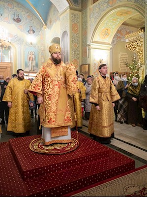 Митрополит Игнатий совершил Великую рождественскую вечерню