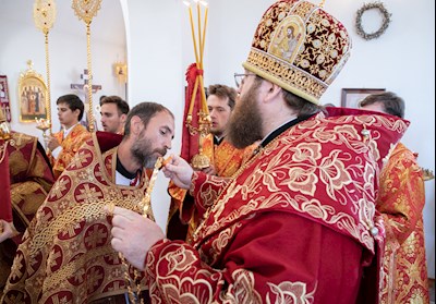 Митрополит Игнатий совершил Божественную литургию в храме Святых Царственных страстотерпцев поселка Дубки
