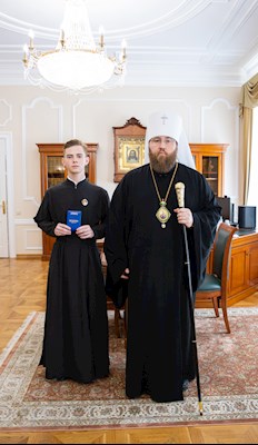 Митрополит Игнатий вручил награды сотрудникам Саратовского епархиального управления