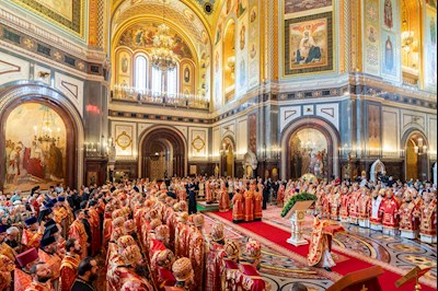 Митрополит Игнатий принял участие в Божественной литургии в Храме Христа Спасителя