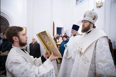 Митрополит Игнатий совершил Божественную литургию и чин Великого освящения воды в храме святителя Тихона, епископа Воронежского, Задонского чудотворца, г. Саратова