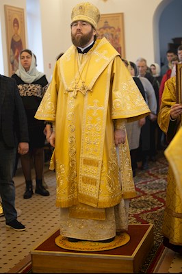 Митрополит Игнатий совершил Божественную литургию в Свято-Никольском храме с. Октябрьский Городок
