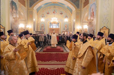 Митрополит Игнатий совершил Божественную литургию в Покровском соборе г. Саратова
