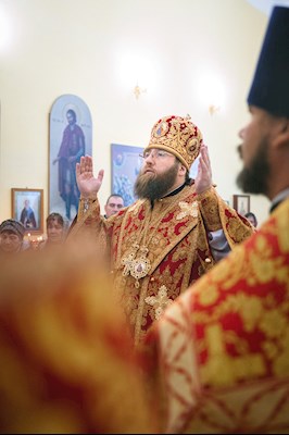 Митрополит Игнатий совершил Божественную литургию в храме святых мучениц Веры, Надежды, Любови и матери их Софии поселка Светлый