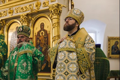 Архиереи Саратовской митрополии совершили Божественную литургию в соборном храме святого благоверного князя Александра Невского г. Ртищево