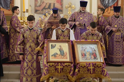 Митрополит Игнатий совершил Божественную литургию в соборном храме святителя Спиридона Тримифунтского г. Саратова