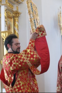 Божественная литургия в Свято-Троицком кафедральном соборе Вольска