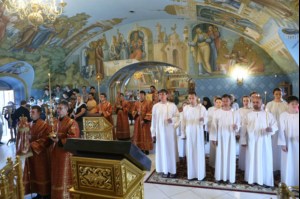 Крещальная Литургия в Свято-Троицком соборе Саратова