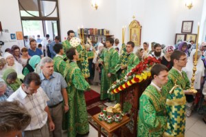 Божественная литургия в храме во имя святителя Луки (Войно-Ясенецкого) города Саратова