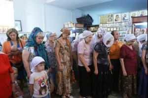 Божественная литургия в храме во имя святителя Тихона, епископа Воронежского, Задонского чудотворца, города Саратова