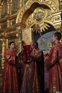 Всенощное бдение в Свято-Троицком соборе Саратова