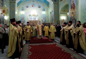 Всенощное бдение в храме в честь Покрова Пресвятой Богородицы г. Саратова