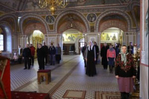 Божественная литургия в Свято-Троицком кафедральном соборе г. Саратова