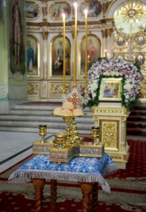 Всенощное бдение в храме в честь Покрова Пресвятой Богородицы г. Саратова