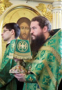 Божественная литургия на Архиерейском подворье — в храме во имя преподобного Серафима Саровского города Саратова